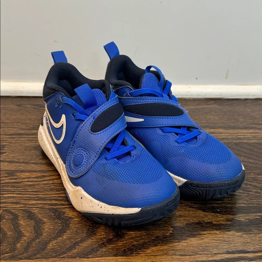 NIKE LITTLE KID TEAM HUSTLE D11 BASKETBALL SHOES Royal Blue Sneakers Velcro